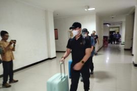 KPK bawa tiga koper berisi dokumen usai geledah Dinkes dan Dindik Ponorogo
