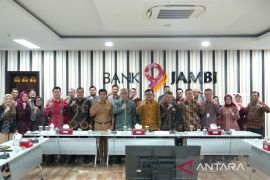 Bank Jambi-Bank bjb perkuat sinergi pembiayaan melalui "Joint Financing"