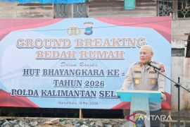 Polda Kalsel bedah dua unit rumah warga kurang mampu di Banjarbaru