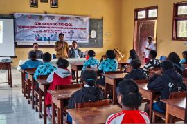 OJK tingkatkan literasi keuangan untuk pelajar di Pegunungan Arfak