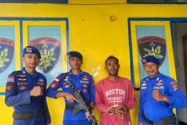 Polairud Polda NTT menangkap DPO kasus bom ikan di perairan Sikka