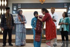 Kota Kediri kenalkan tenun ikat ke NTT
