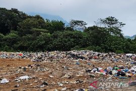 DLH Natuna: harga plastik naik jadi momentum memulai hidup ramah lingkungan