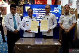 Pemkab Tanah Datar tingkatkan pelayanan keimigrasian hingga perkuat pengawasan orang asing