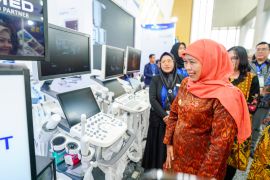 Khofifah dorong RS Jatim adaptif terhadap AI dan teknologi kesehatan