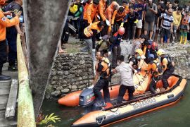 Pemuda mabuk nekat lompat ke Sungai Pampang akhirnya ditemukan tewas