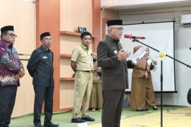 Bupati Gorontalo sebut kepala sekolah wajib pelatihan pengadaan barang