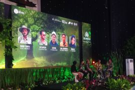 Indonesia taps local wisdom for forest emissions goals