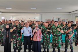 OJK Tasikmalaya dan TNI perkuat gerakan waspada keuangan ilegal
