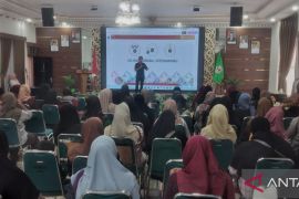 BI Kalsel edukasi rupiah ke pedagang pasar Batola