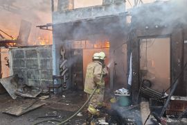 Tiga bangunan di Jatinegara Jaktim terbakar diduga dari korsleting percetakan