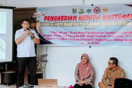 PT Semen Padang, Unand, dan DLH Sumbar latih Pondok Pesantren ubah sampah Jadi bernilai ekonomi