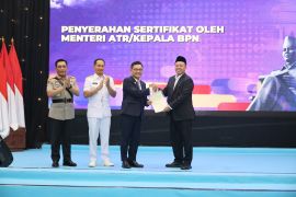Serahkan sertipikat bak pakai untuk Lemhannas RI, Menteri Nusron: Perkuat kepastian hukum aset negara