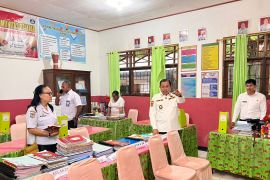 Pemkot Jayapura pastikan pelayanan pendidikan dan bantuan sosial tepat sasaran