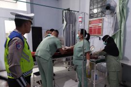 Pedagang asongan tewas terjepit kendaraan di Pelabuhan Gilimanuk