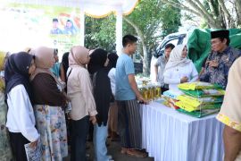 Pasar murah jaga stabilitas daya beli warga Lombok Tengah