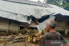 Badai rusak tujuh rumah warga dan satu sekolah di Aceh Barat, begini kronologinya