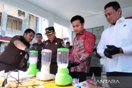 Kejari Aceh Barat musnahkan enam kg ganja