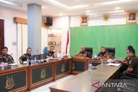 Kejati Sumut hentikan penuntutan perkara penganiayaan di Balige melalui restorative justice