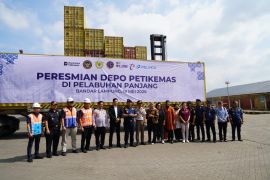 Pelindo Regional 2 Panjang resmikan depo peti kemas