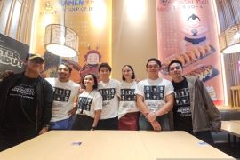 Pemeran Film Monster Pabrik Rambut sapa penggemar di Yogyakarta