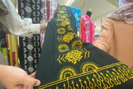 Batik Les Plank khas Bengkulu yang terinspirasi dari ornamen rumah adat