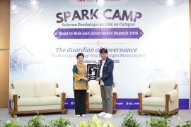 OJK dan UMS tekankan integritas pemimpin masa depan melalui SPARK CAMP