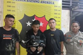 Pengedar sabu diciduk saat nongkrong di depan gerobak es tebu