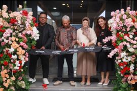 Serentak, Modena buka home center di lima daerah