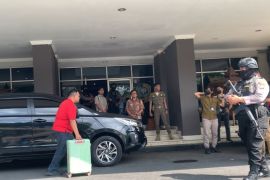 KPK periksa 19 pejabat Tulungagung dalami dugaan pengondisian proyek