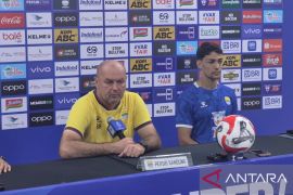 Bojan minta Persib fokus dan abaikan euforia potensi juara