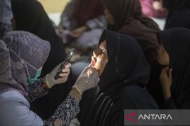 Pemeriksaan gratis kesehatan gigi bagi yatim piatu