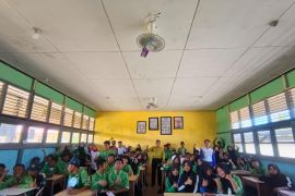 Astra Motor Kalbar edukasi keselamatan berkendara pelajar Sungai Kakap