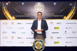 Direktur Keuangan LKBN Antara terima Penghargaan Pemimpin Inspiratif