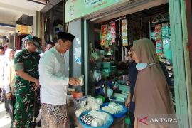 Bupati Kudus ajak warga perkuat produk lokal
