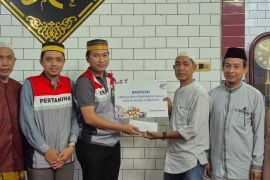 Pertamina Sulawesi salurkan santunan kepada masjid dan panti asuhan