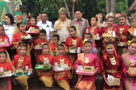 1.000 warga Belitung nyirih massal