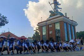 BRI Life lepas 100 tukik untuk dukung konservasi penyu di Pantai Kuta