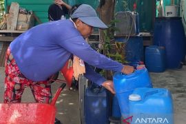 Gerobak Bantuan CSR BRK Syariah yang Mengubah Hari-Hari Karmila di Desa Mengkait Anambas