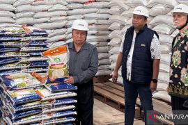 Anggota DPD RI minta Bulog Belitung jaga stabilitas harga pangan