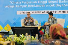 Minister urges universities to strengthen research quality