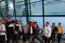 Sembilan WNI korban penahanan Israel tiba di tanah air