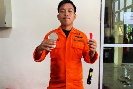 SAR Natuna ingatkan pentingnya senter untuk keselamatan
