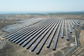 Indonesia's renewable energy mix gains pace, beats 2026 target