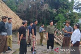 Pemprov NTB dan Kemenbud membangun kembali rumah adat Bayan