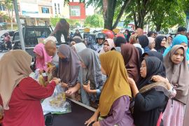 Pemko Tanjungpinang jual bahan pangan murah jelang Idul Adha