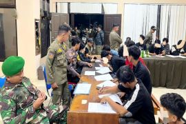Satpol PP Barito Utara amankan remaja konsumsi miras dan lem
