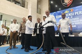 Hukum kemarin, Polri soal blackout Sumatera hingga penipuan titik SPPG