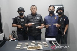 Polisi gagalkan peredaran ganja dalam drum pakan ikan di Tangerang