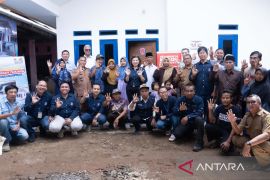 Indocement renovasi rumah tukang bangunan melalui program sosial
